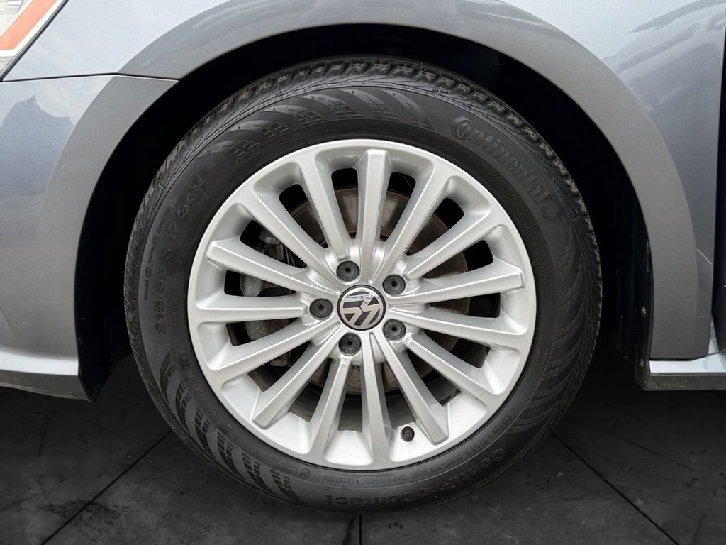 Used 2016 Volkswagen Passat 1.8T SE w/ Lighting Package FWD image 27