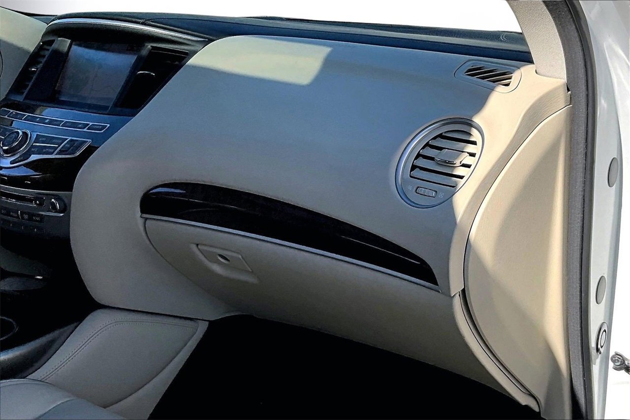 Used 2017 INFINITI QX60 Luxe w/ Deluxe Technology Package image 21