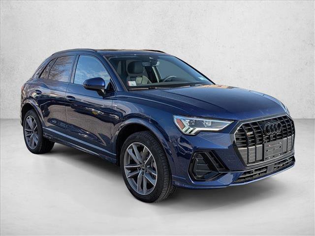Certified 2025 Audi Q3 2.0T Premium w/ Convenience Package image 3