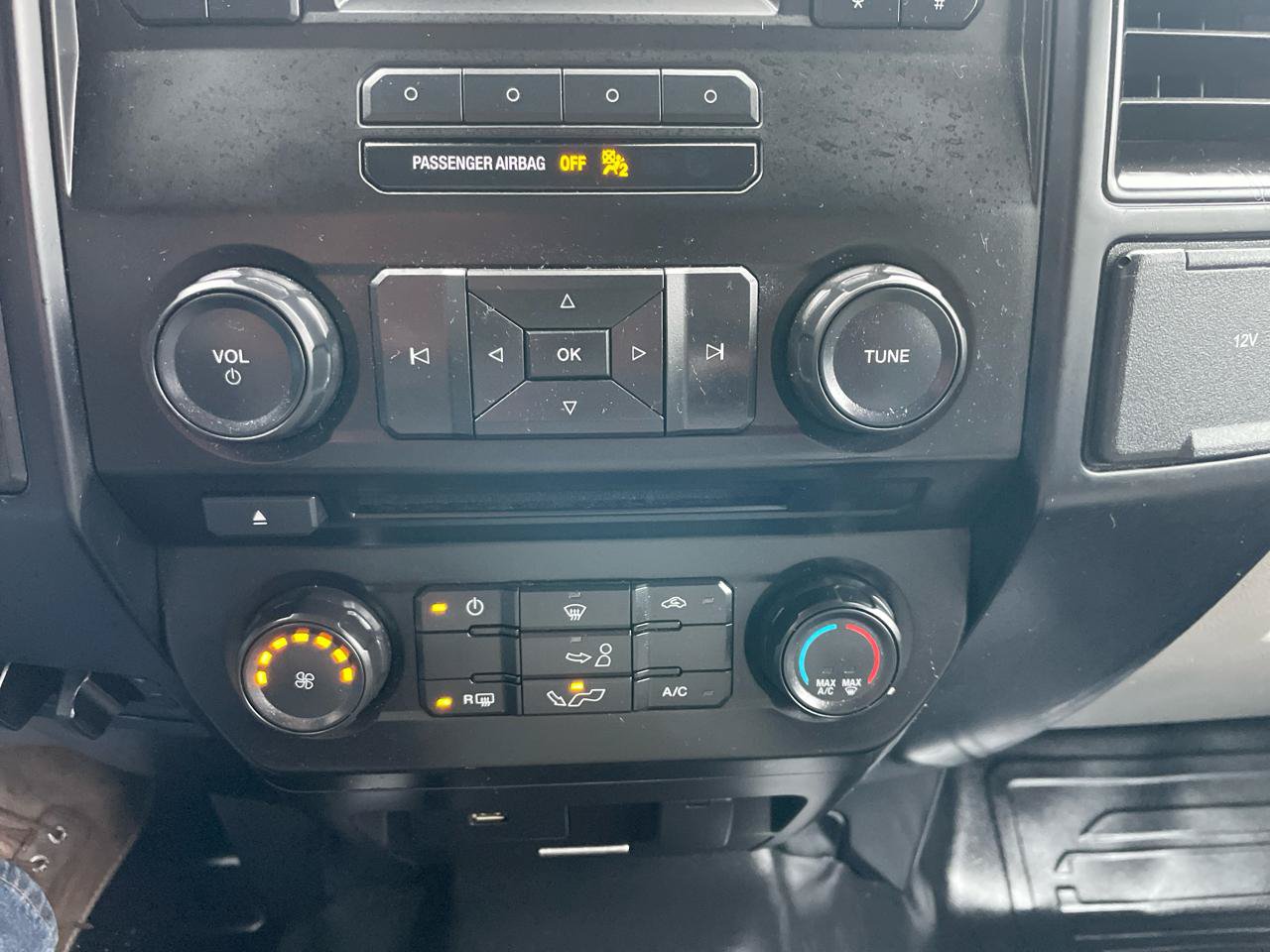 Used 2016 Ford F150 XL w/ Equipment Group 101A Mid AWD/4WD image 19