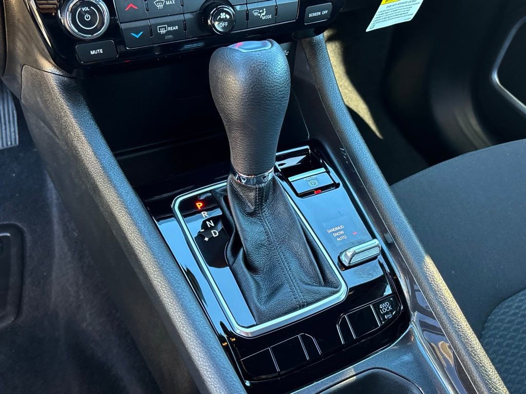 Used 2025 Jeep Compass Sport image 17