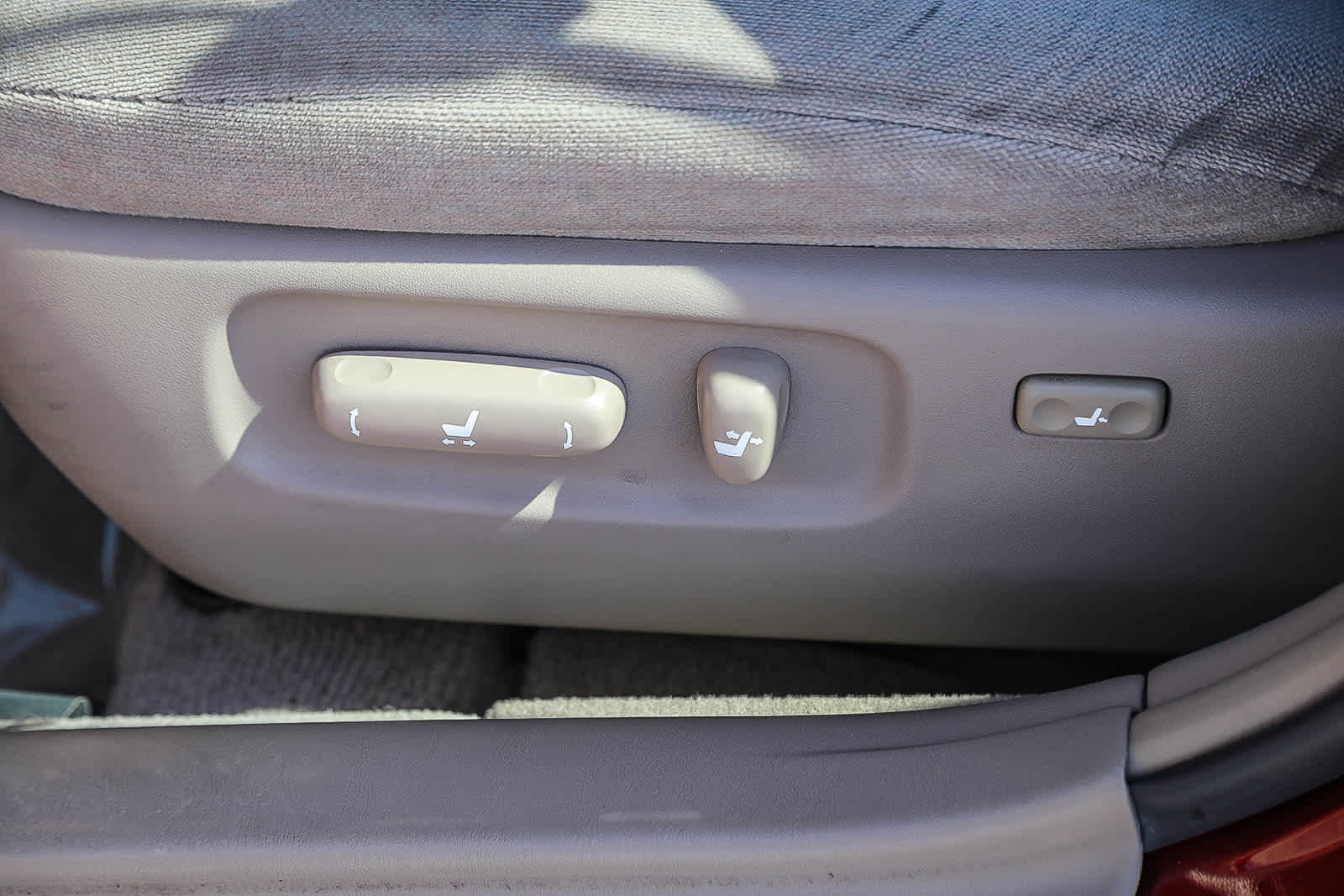 Used 2004 Toyota Camry LE image 18