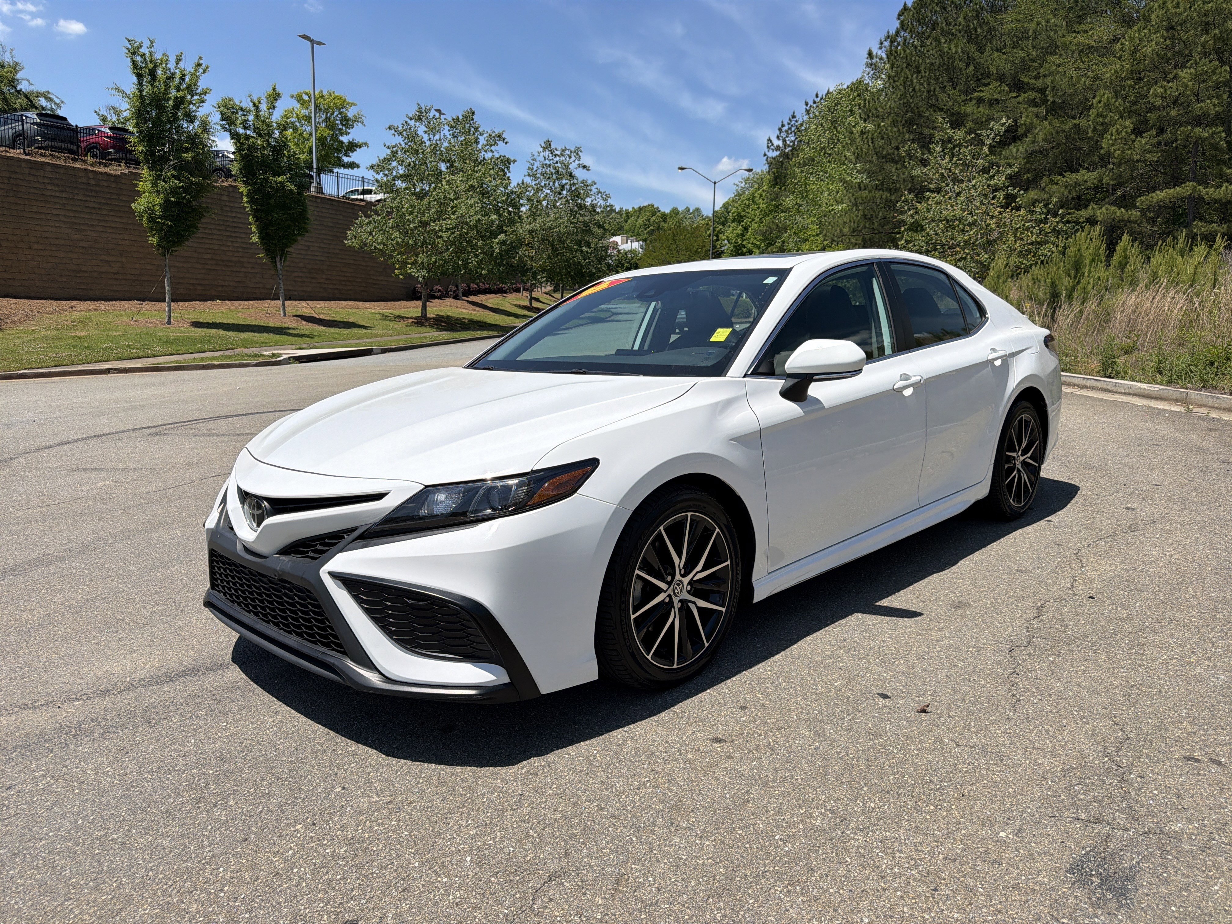Used 2022 Toyota Camry SE w/ Convenience Package