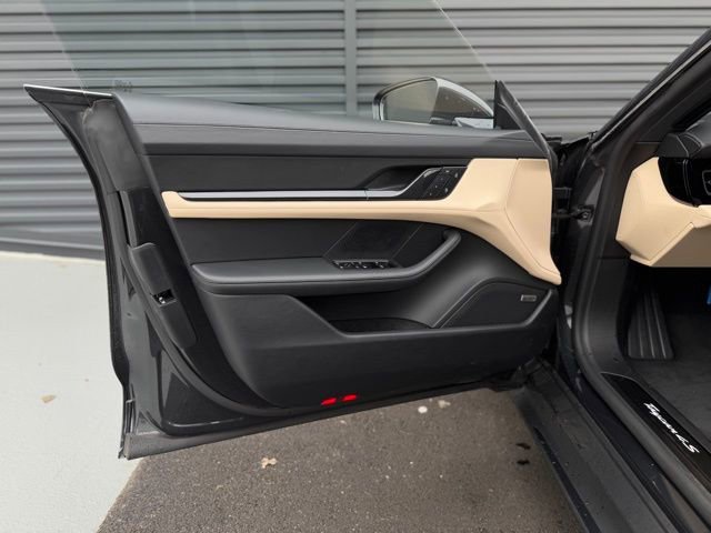 New 2024 Porsche Taycan 4S image 18