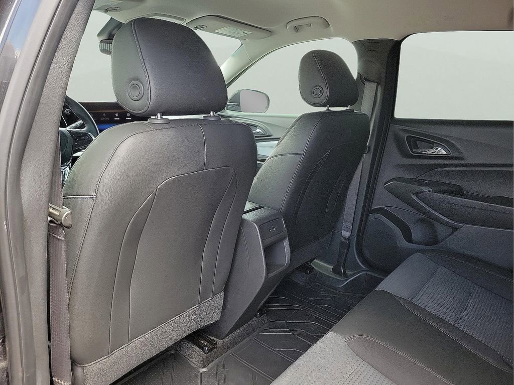 Used 2024 Chevrolet Trax LT w/ Driver Confidence Package image 12