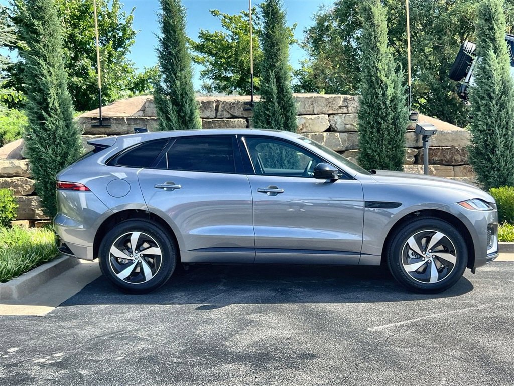 Used 2025 Jaguar F-PACE R-Dynamic S image 6