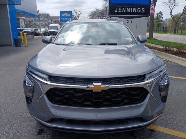 New 2026 Chevrolet Trax LT w/ Driver Confidence Package FWD image 28