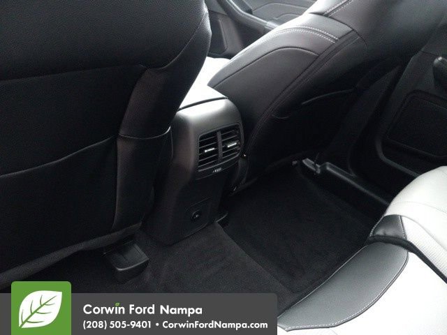 New 2025 Ford Escape SE w/ PHEV Premium Package image 30