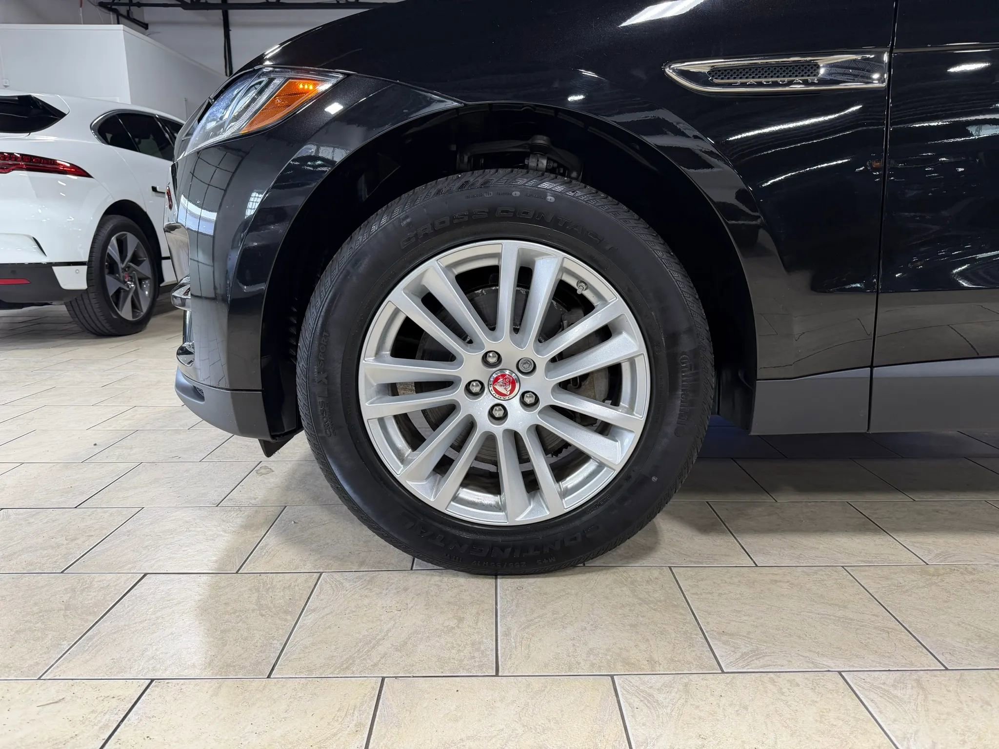 Used 2019 Jaguar F-PACE Prestige AWD/4WD image 38