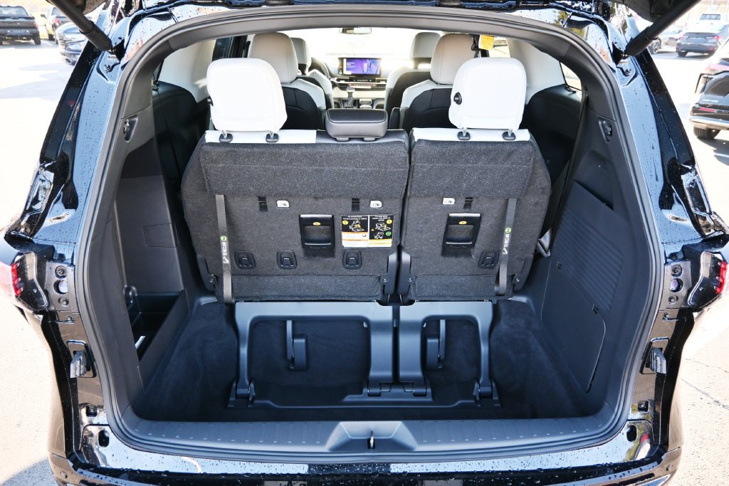 New 2026 Toyota Sienna XSE AWD/4WD image 8