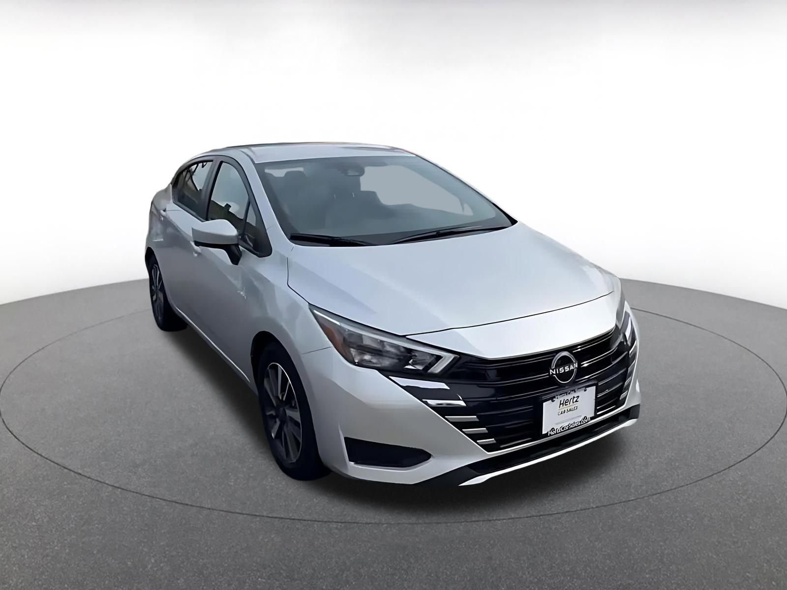 Used 2025 Nissan Versa SV FWD image 3
