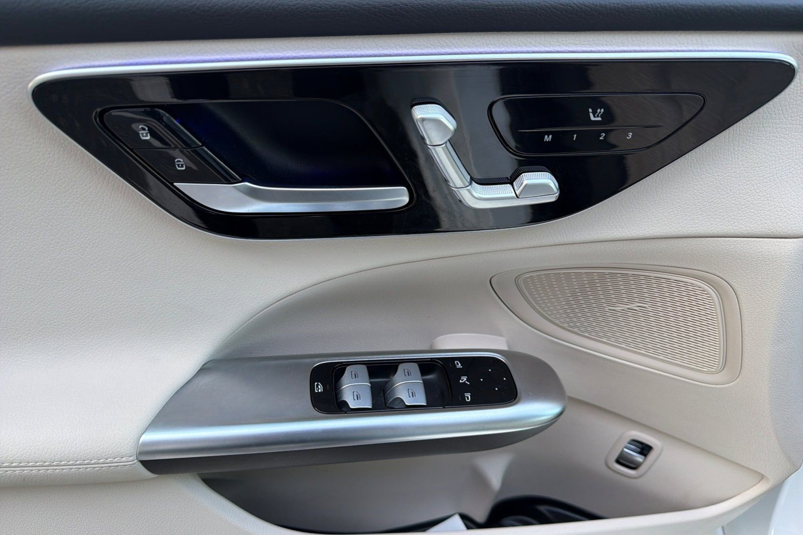 Certified 2025 Mercedes-Benz C 300 Sedan image 11