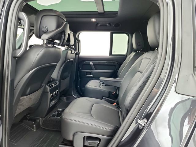 New 2026 Land Rover Defender 130 X-Dynamic SE image 28