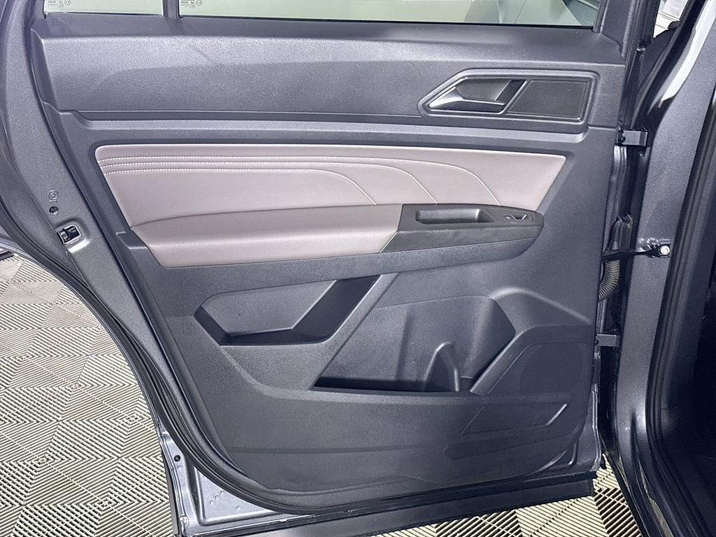 Used 2022 Volkswagen Atlas Cross Sport SEL image 20