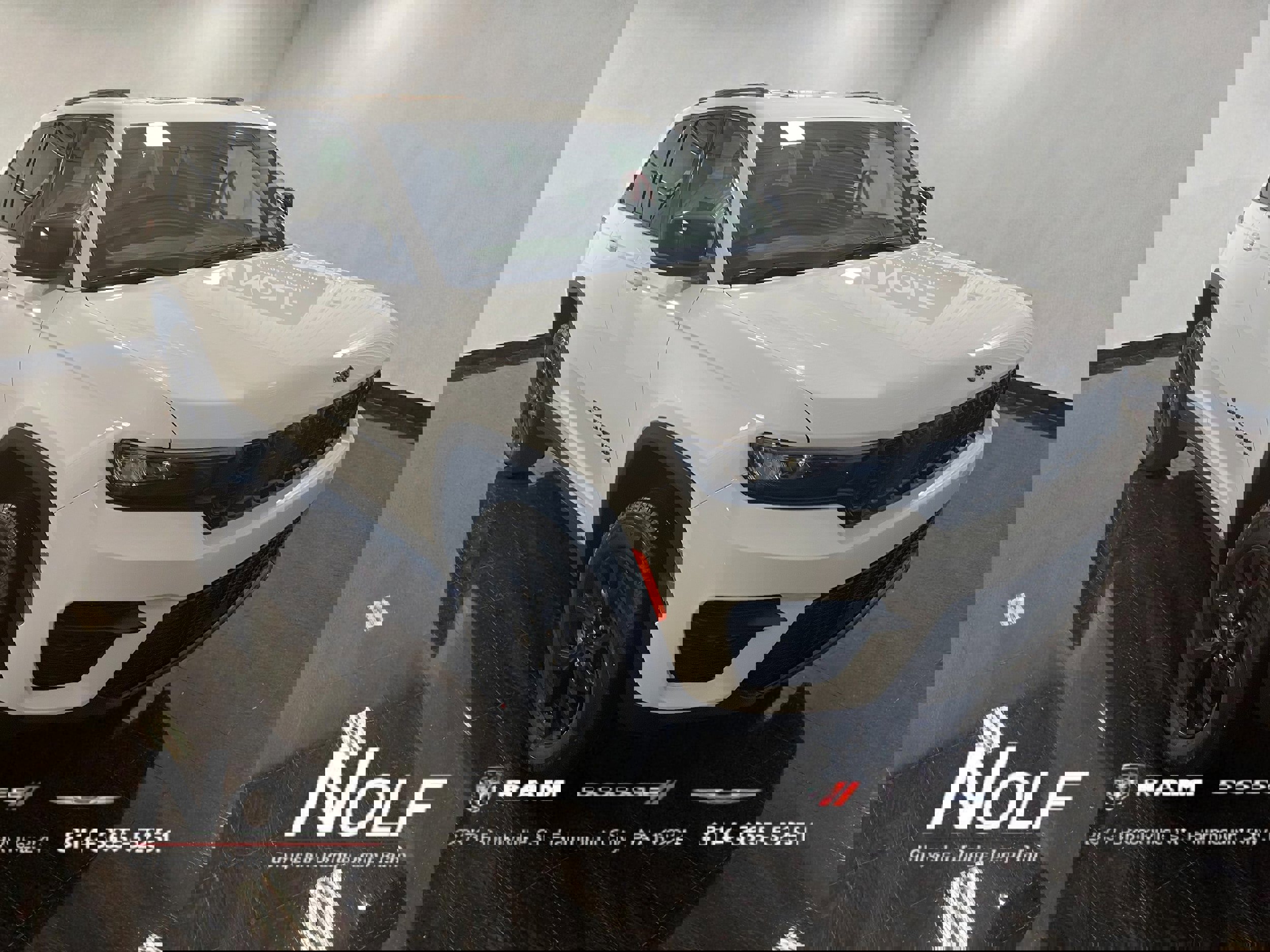 New 2025 Jeep Grand Cherokee Altitude image 1