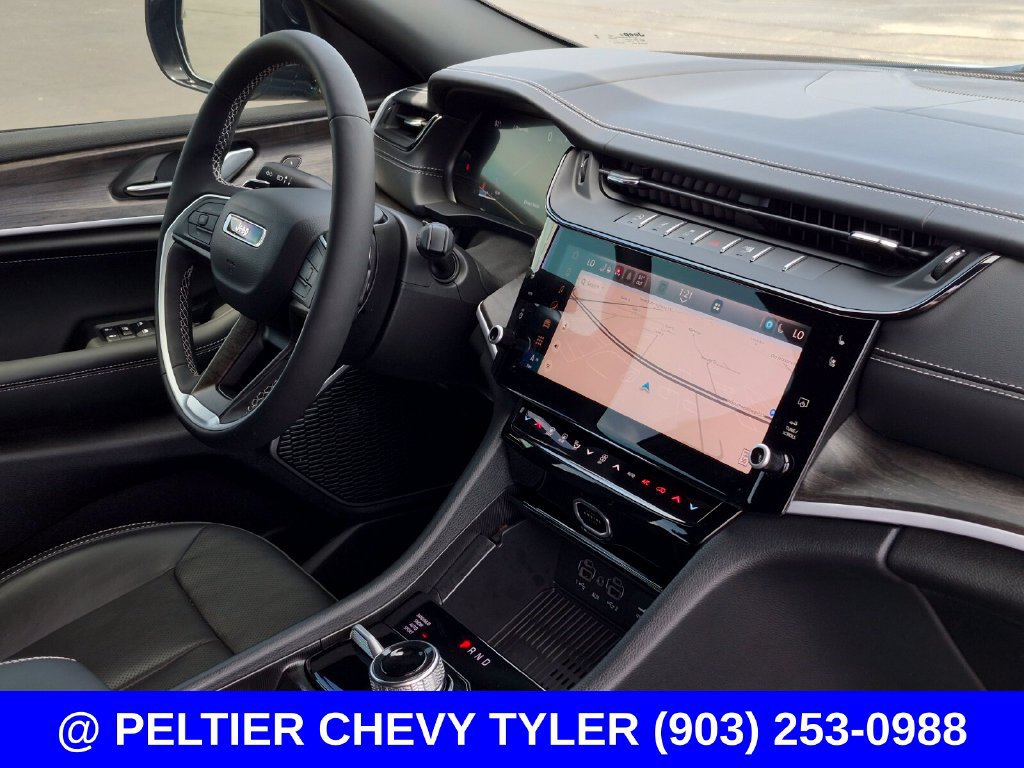 Used 2026 Jeep Grand Cherokee L Limited AWD/4WD image 11