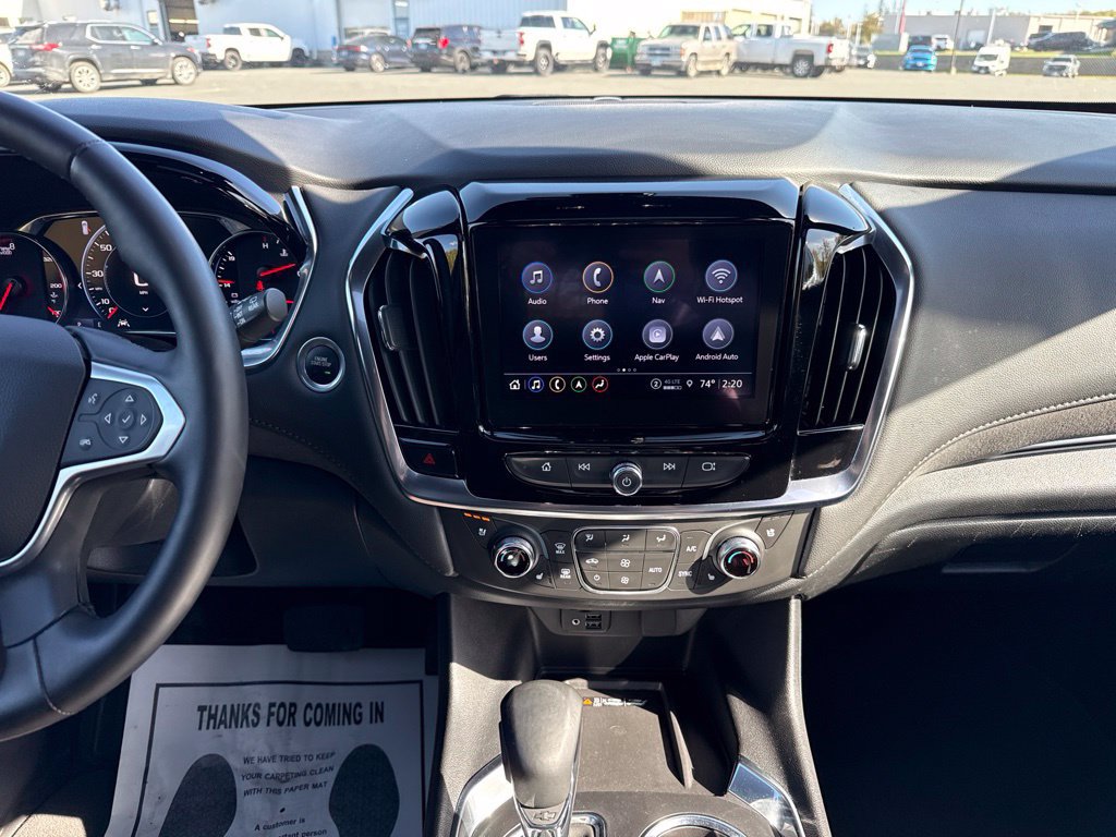 Used 2023 Chevrolet Traverse High Country AWD/4WD image 18