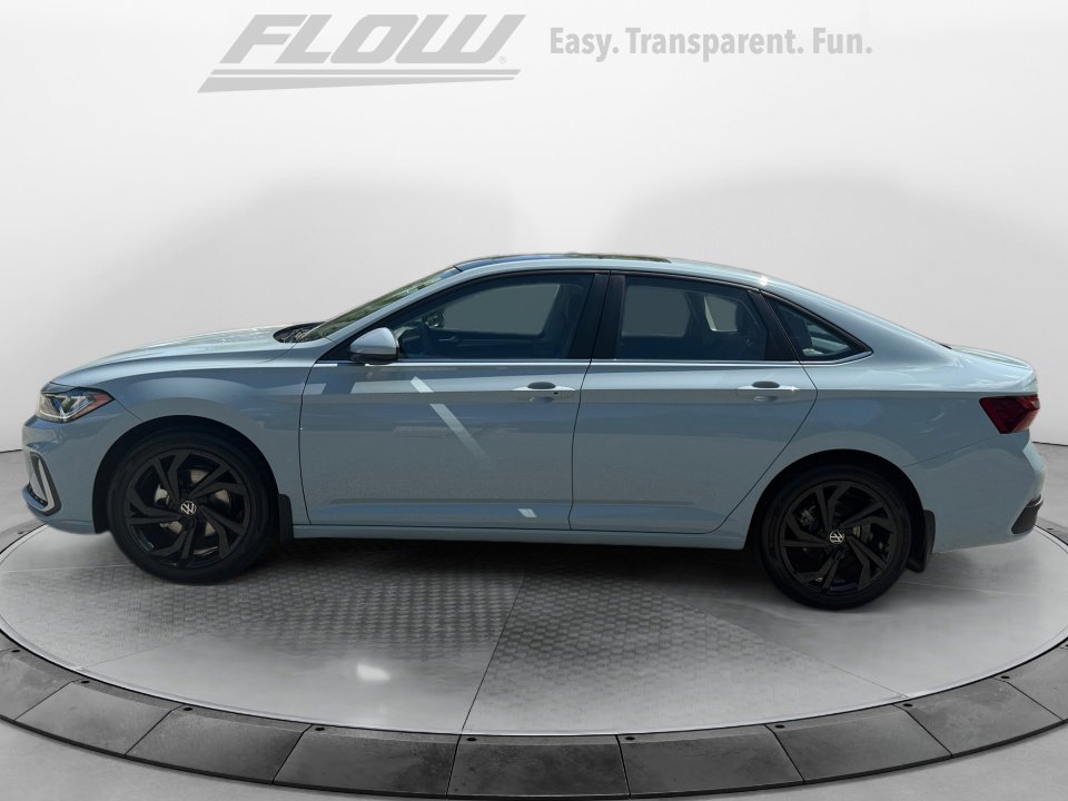 New 2026 Volkswagen Jetta SE FWD image 4