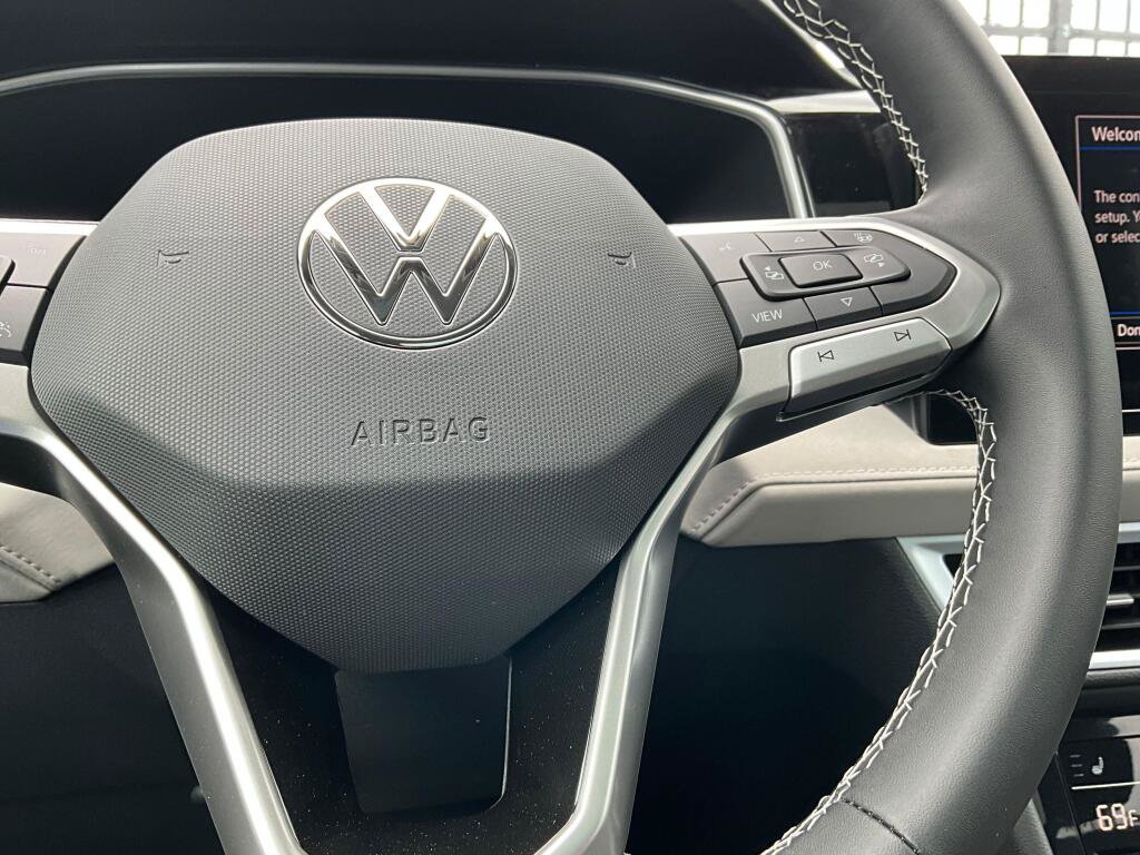 New 2026 Volkswagen Taos SE AWD/4WD image 22