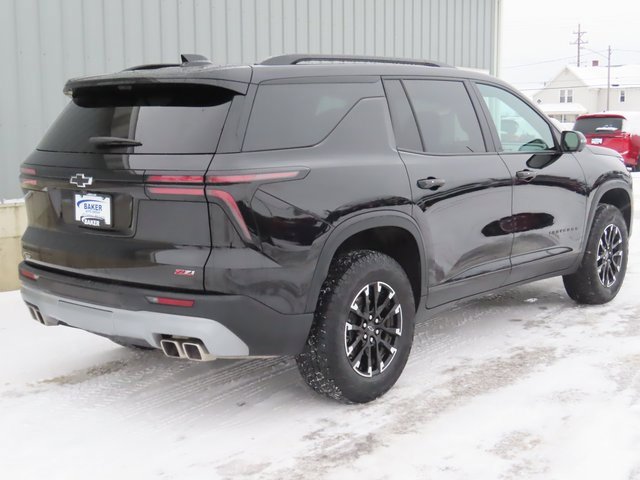 Used 2024 Chevrolet Traverse Z71 w/ Enhanced Driving Package image 3