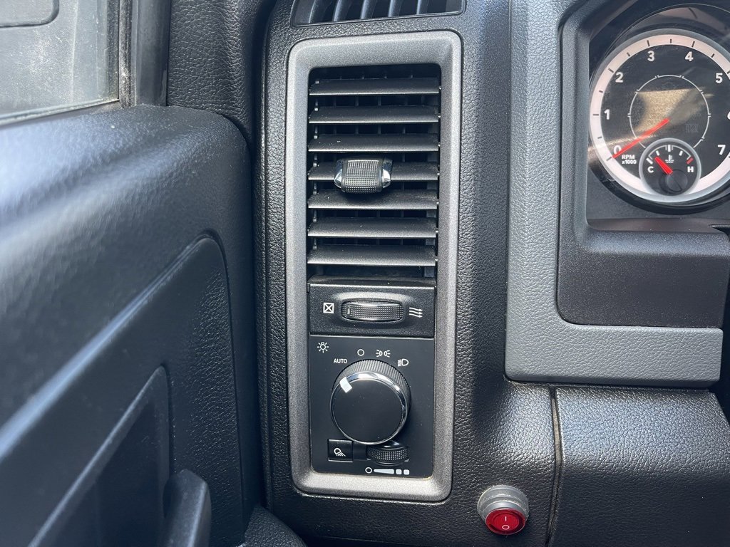 Used 2018 RAM 1500 ST w/ SXT Appearance Group image 26