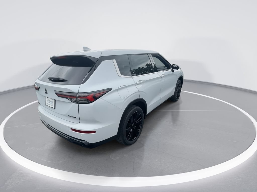 New 2026 Mitsubishi Outlander LE FWD image 8