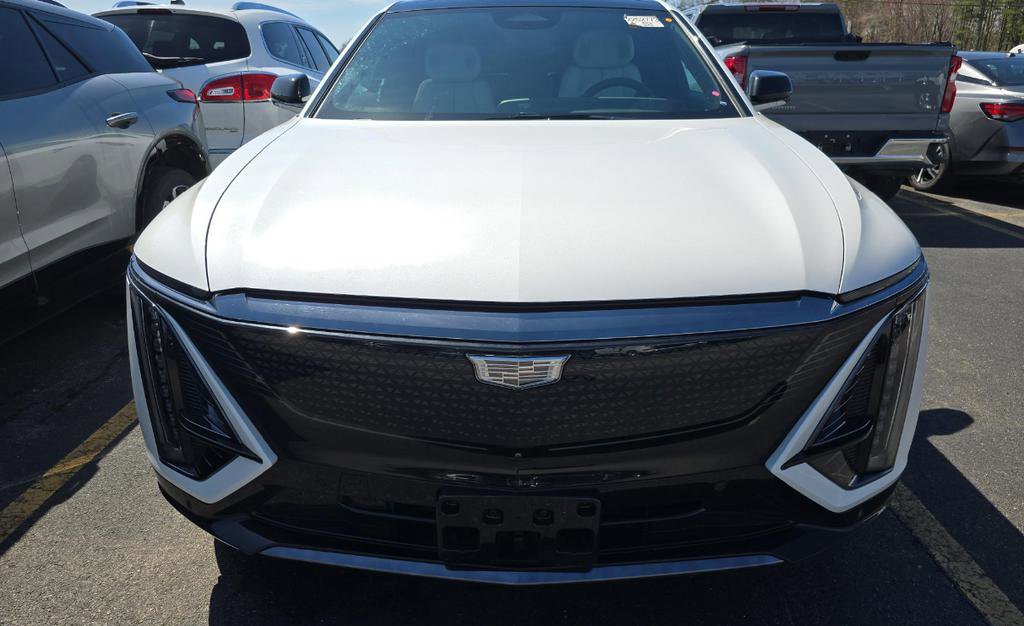 Used 2024 Cadillac Lyriq Sport w/ LPO, Floor Liner Package AWD/4WD image 2
