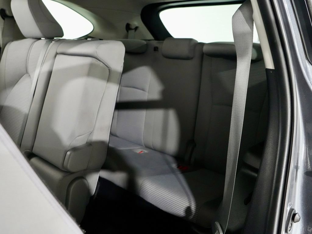 Used 2021 Toyota Highlander LE image 28
