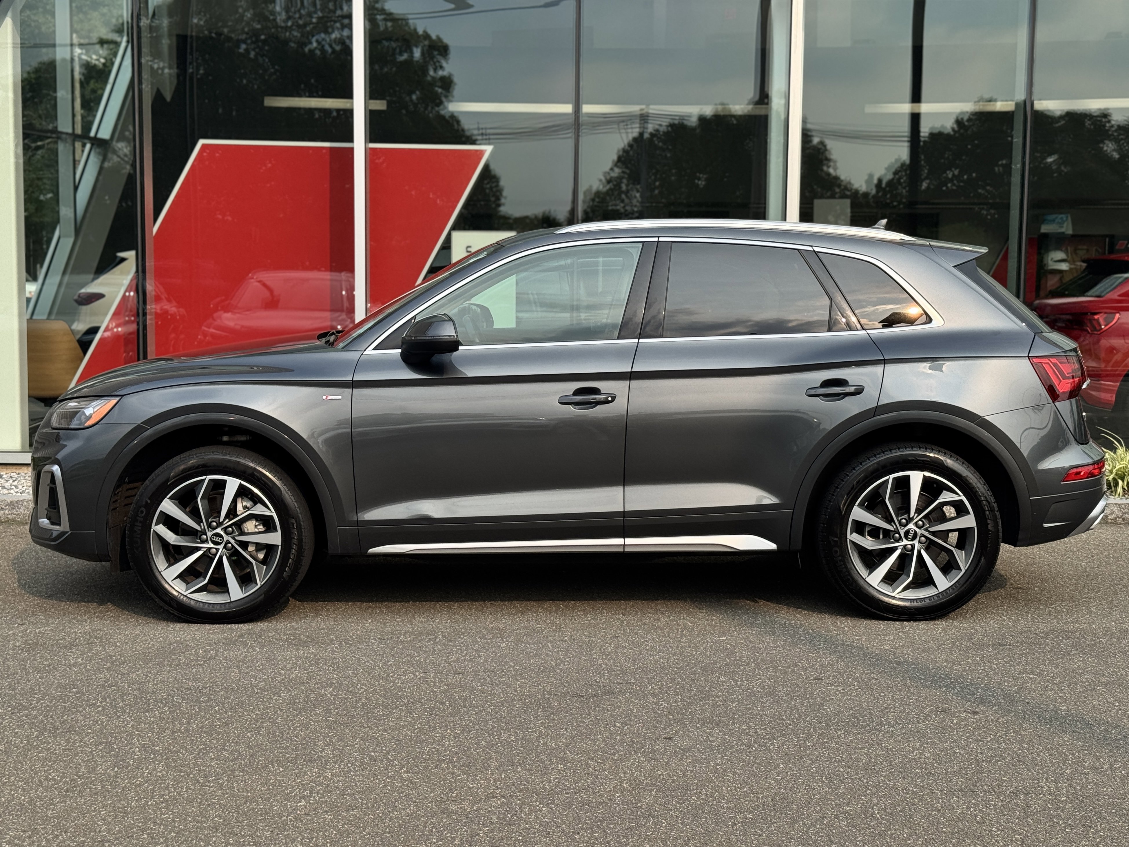 Certified 2022 Audi Q5 2.0T Premium Plus w/ Premium Plus Package image 2