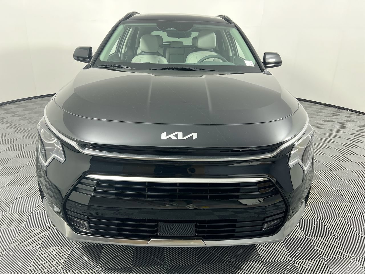 Certified 2025 Kia Niro EX Touring FWD image 10