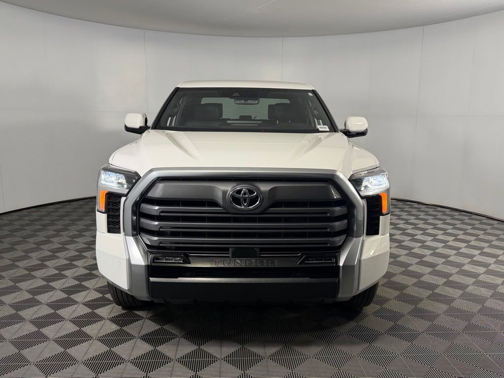 Used 2025 Toyota Tundra Limited AWD/4WD image 4