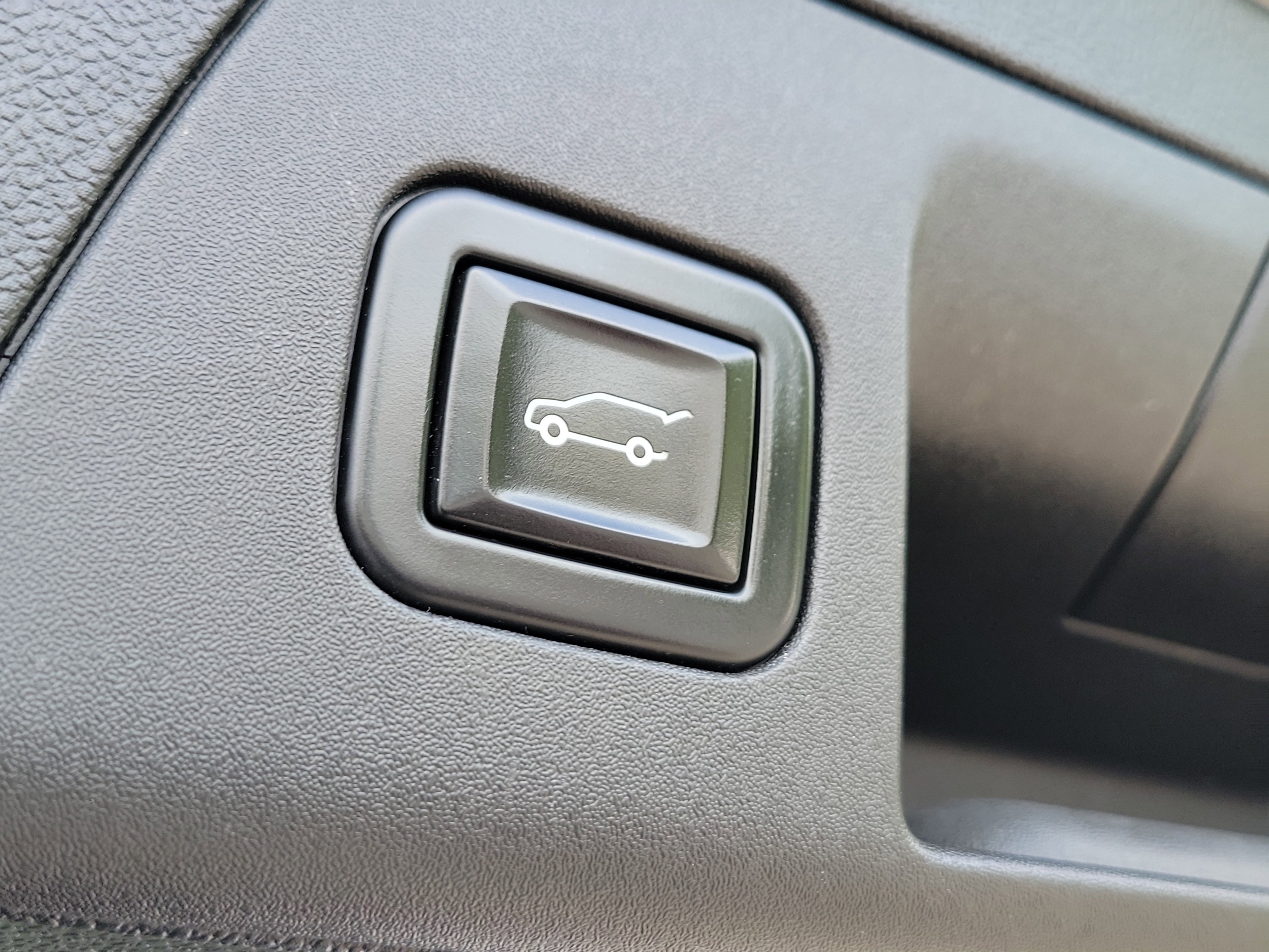 Used 2023 Buick Envision Essence FWD image 9