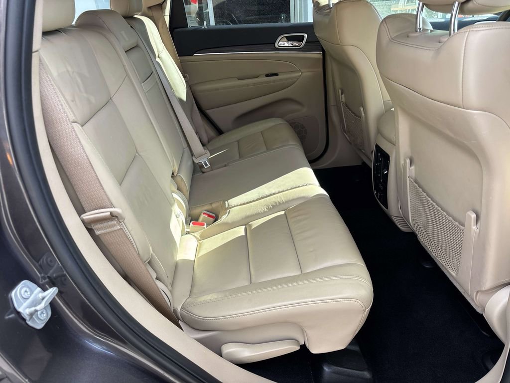 Used 2020 Jeep Grand Cherokee Limited AWD/4WD image 18