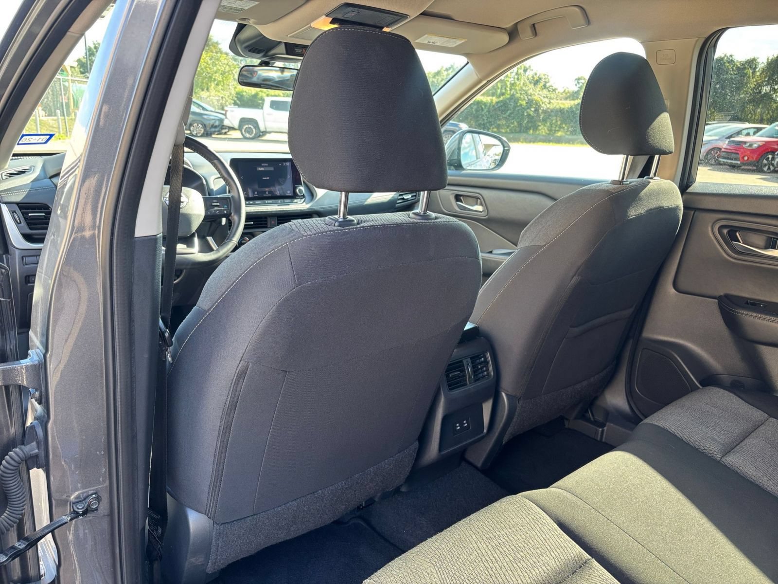 Used 2025 Nissan Rogue SV AWD/4WD image 36