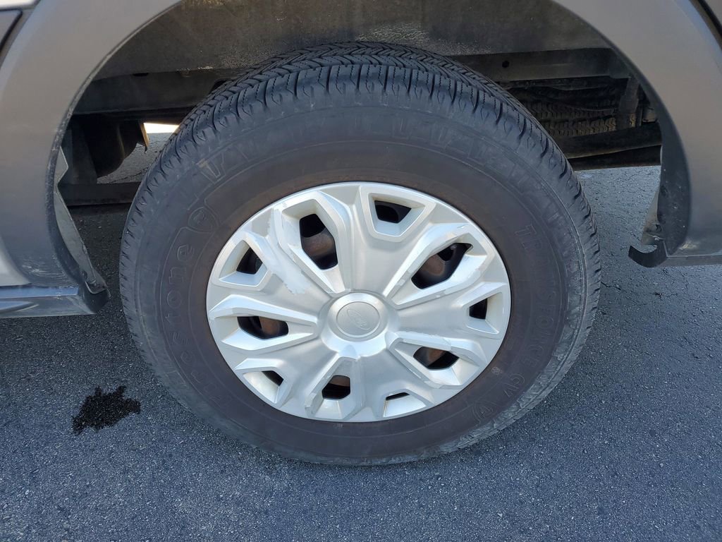 Used 2017 Ford Transit 150 XLT RWD image 31