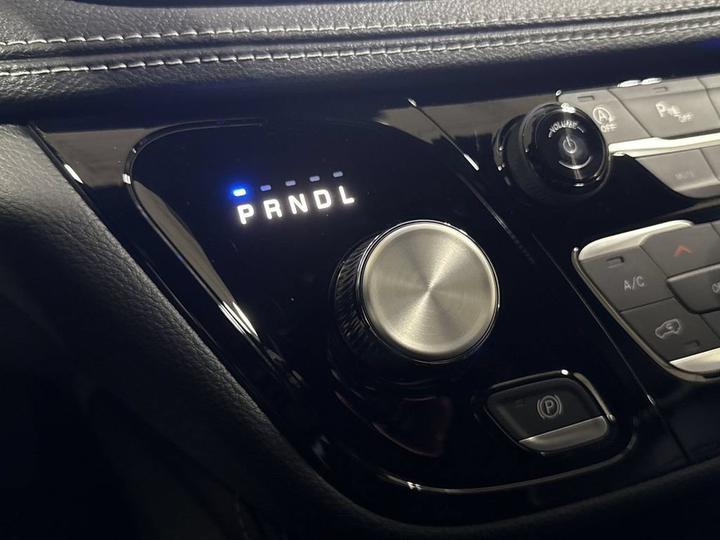 New 2026 Chrysler Pacifica Limited AWD/4WD image 18