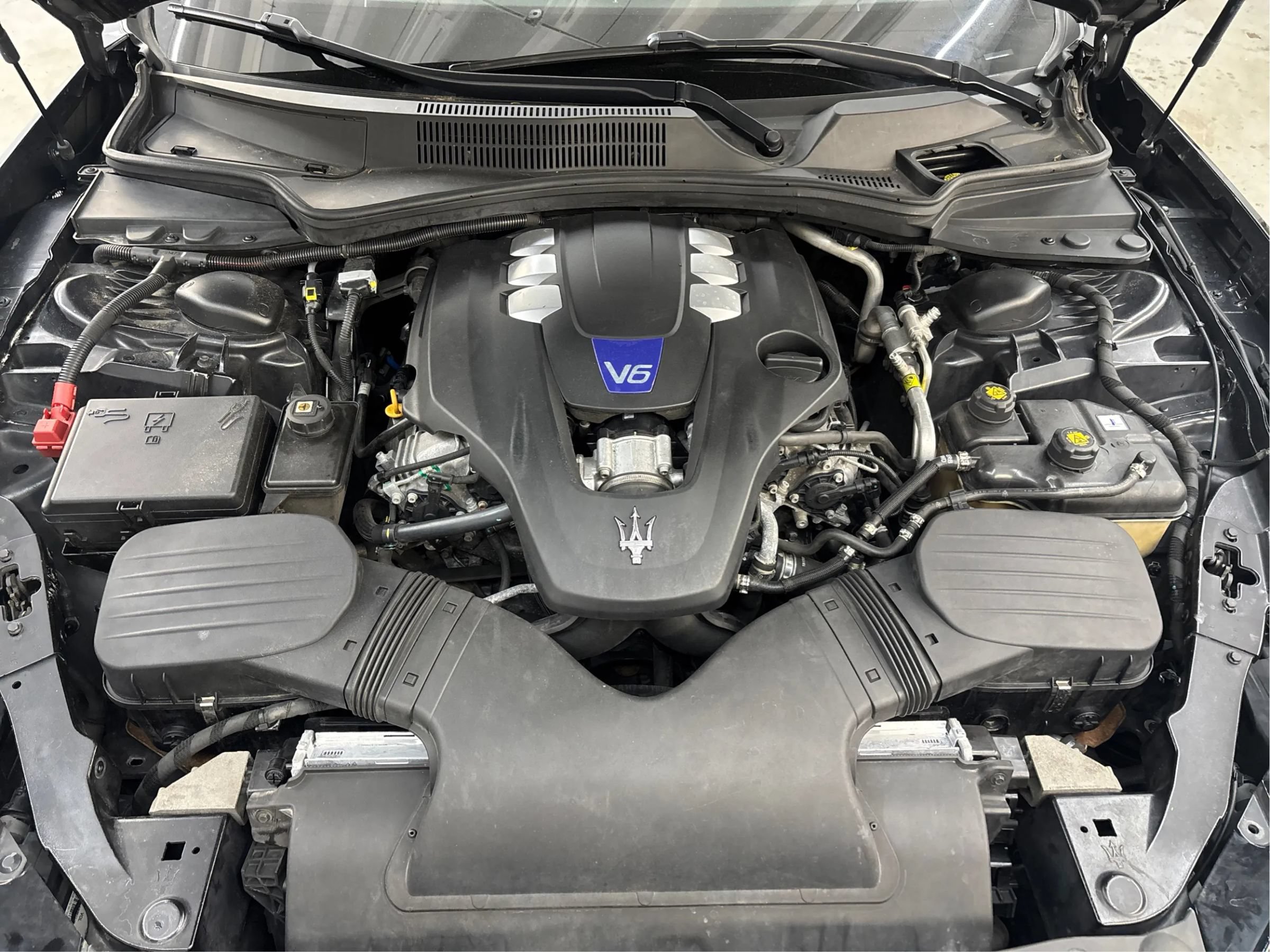 Used 2016 Maserati Ghibli S Q4 AWD/4WD image 29