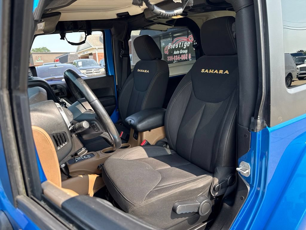Used 2015 Jeep Wrangler Sahara w/ Connectivity Group AWD/4WD image 2