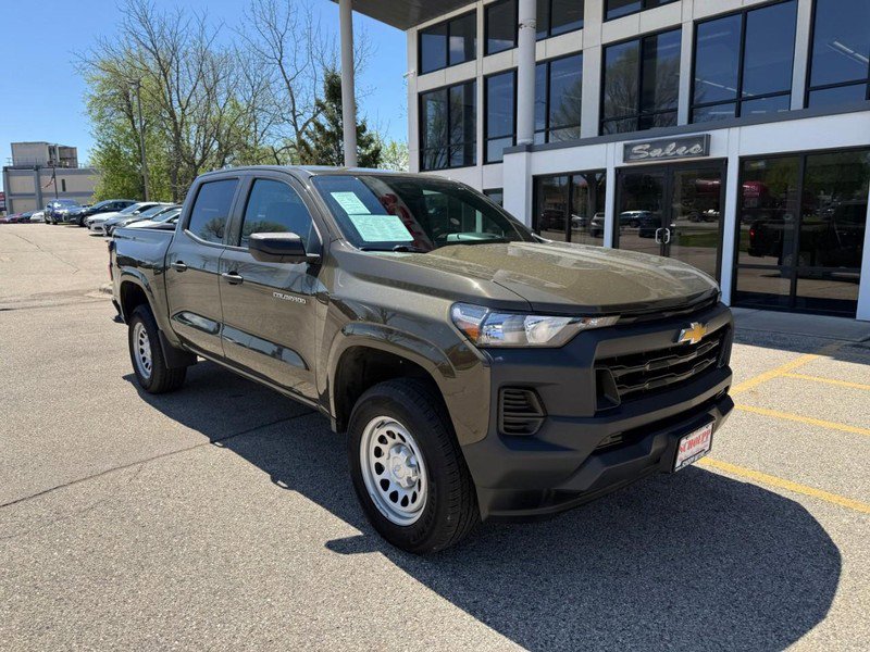 Used 2023 Chevrolet Colorado W/T RWD image 3