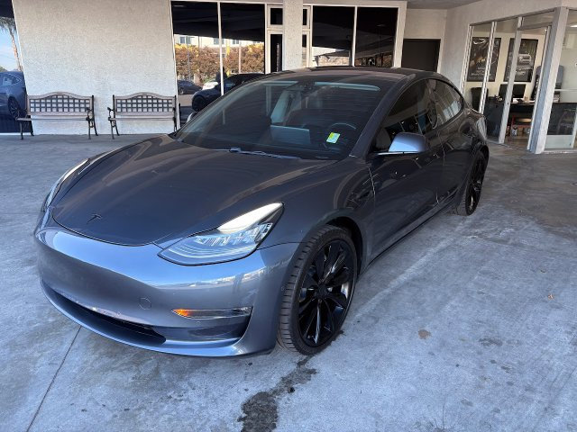 Used 2018 Tesla Model 3 Long Range RWD image 9