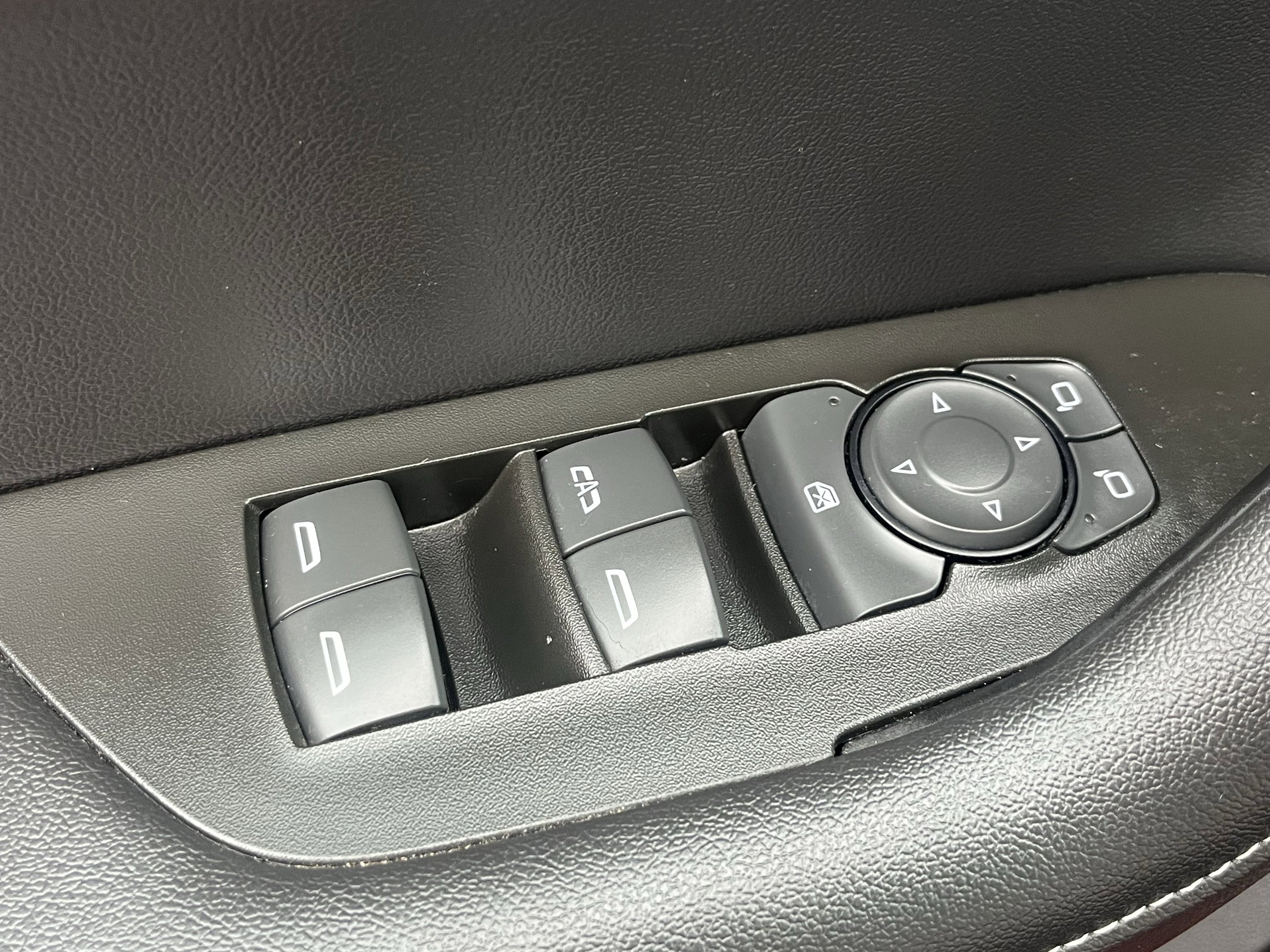 Used 2023 Chevrolet Blazer LT w/ Convenience Package image 13