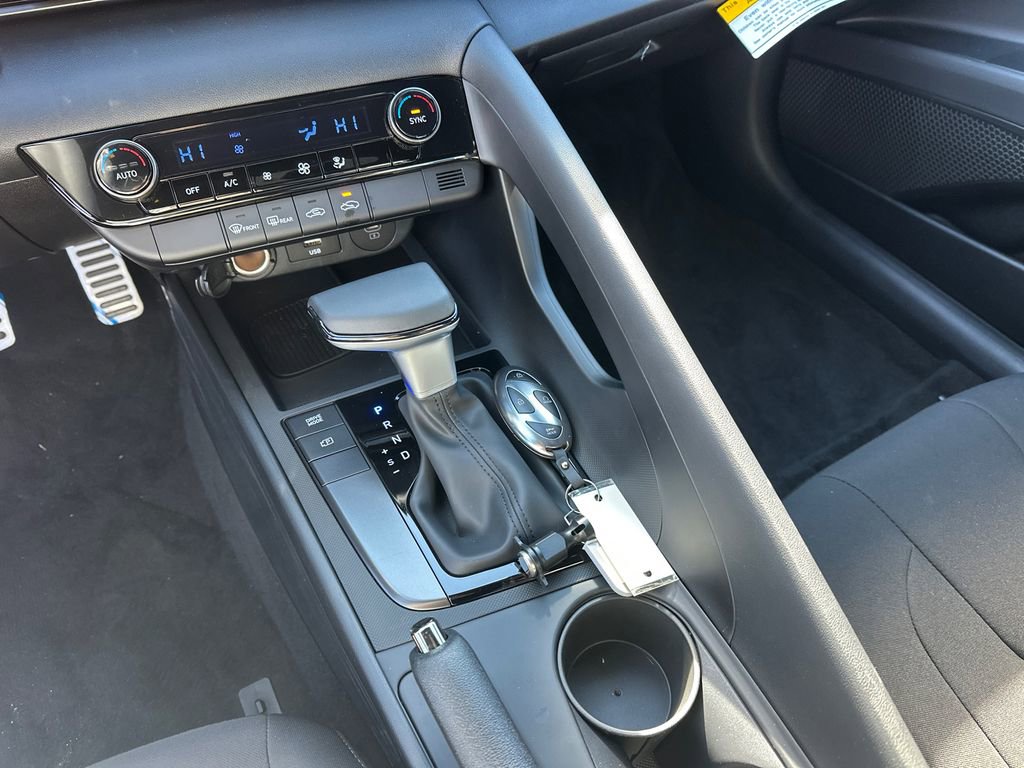 New 2025 Hyundai Elantra Sport image 32
