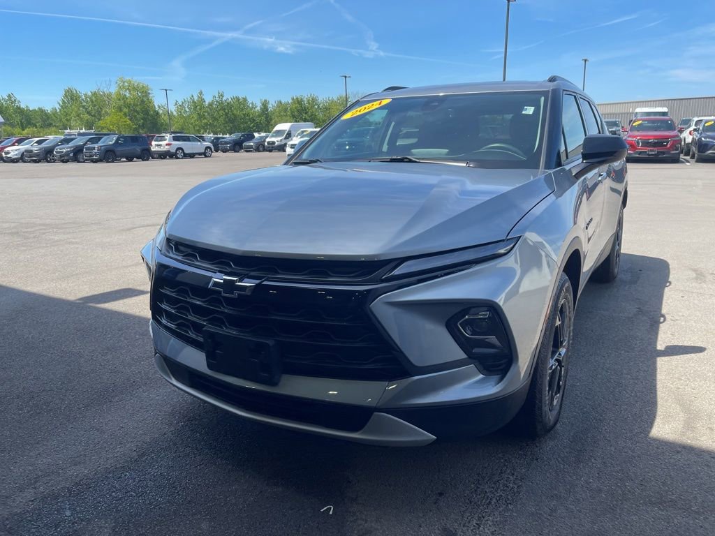 Used 2024 Chevrolet Blazer LT w/ Convenience Package AWD/4WD image 3