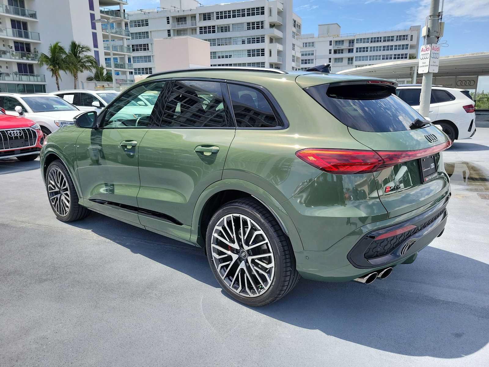 Certified 2025 Audi SQ5 Premium Plus AWD/4WD image 4