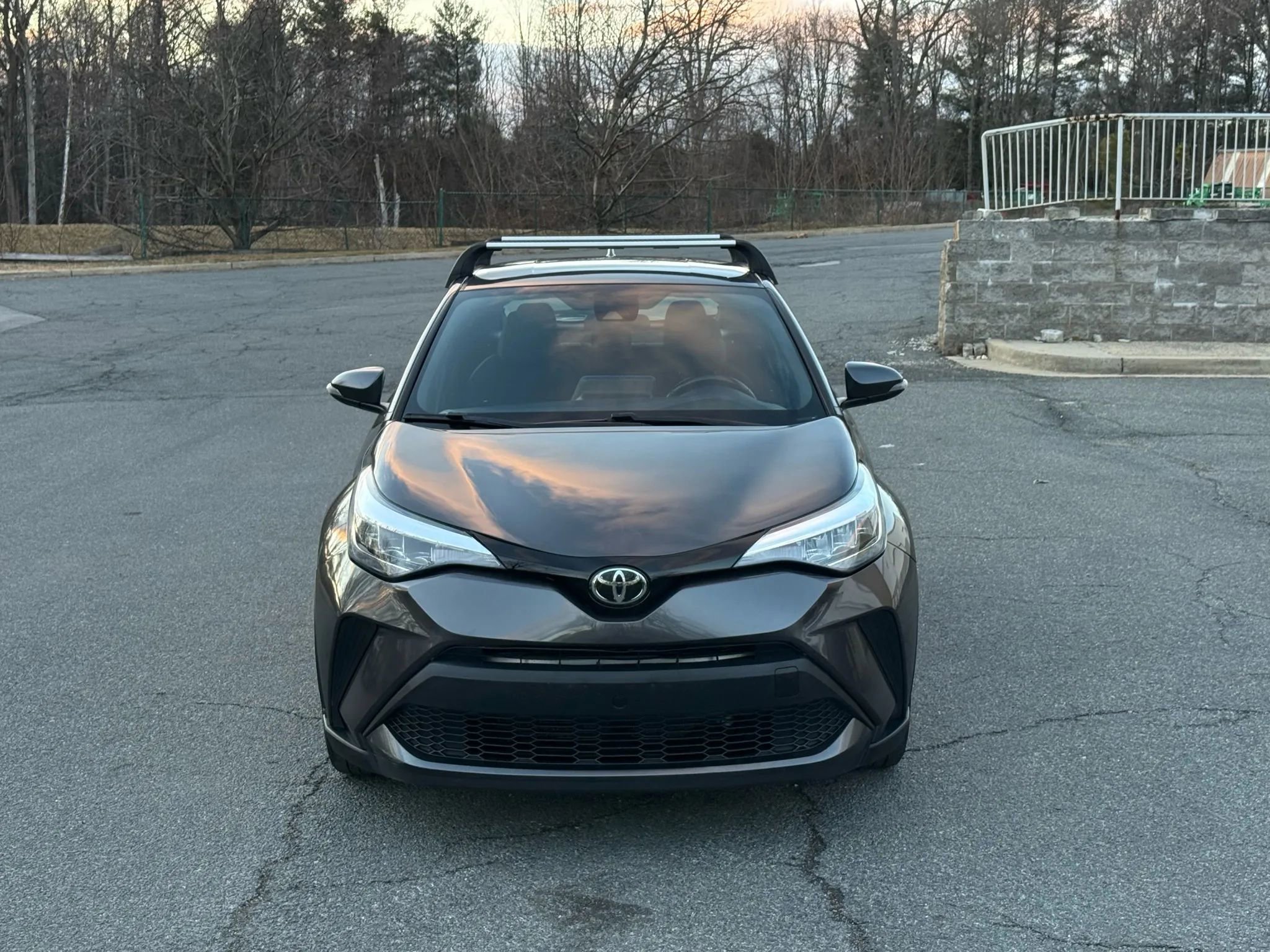 Used 2022 Toyota C-HR XLE image 7