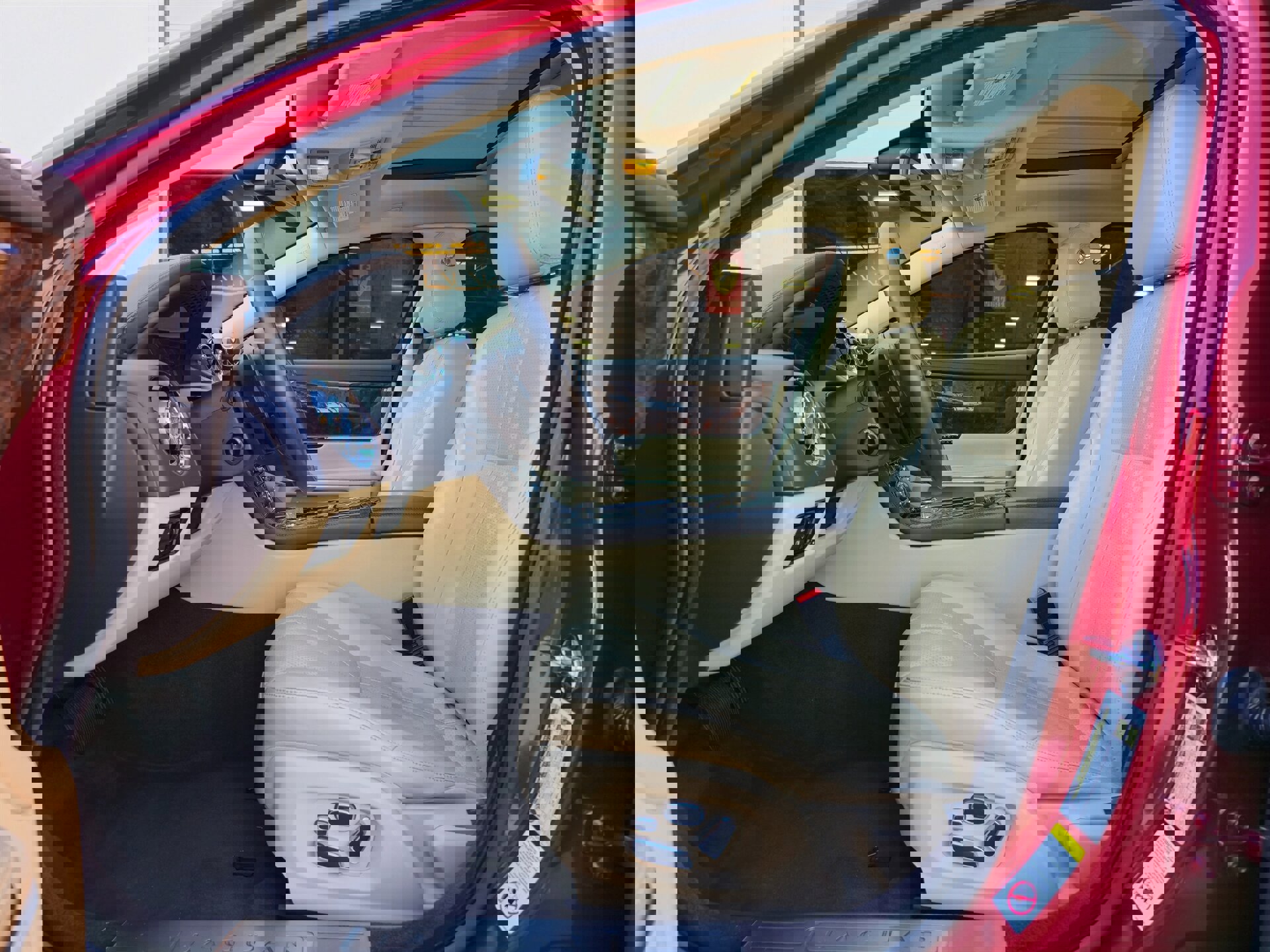 Used 2012 Jaguar XJ RWD image 14