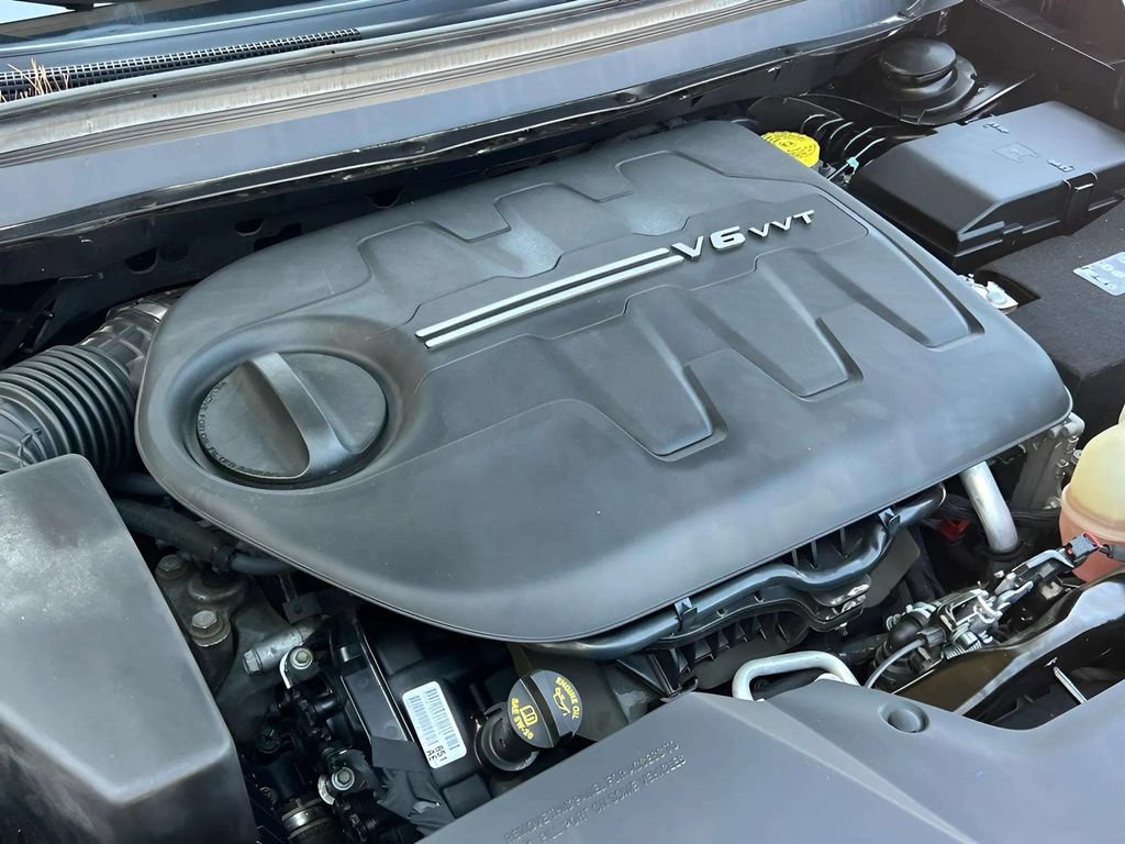 Used 2020 Jeep Cherokee Limited AWD/4WD image 32