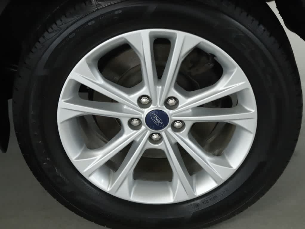 Used 2017 Ford Escape SE w/ Equipment Group 201A FWD image 41