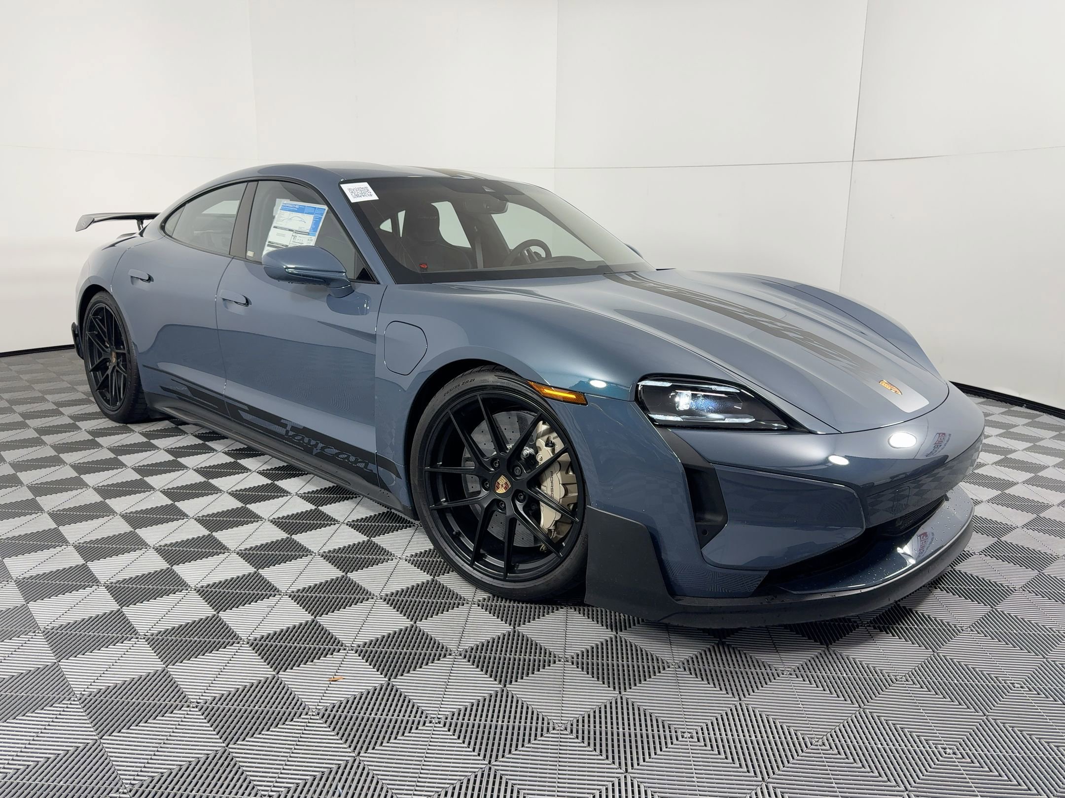 Used 2025 Porsche Taycan Turbo GT image 7