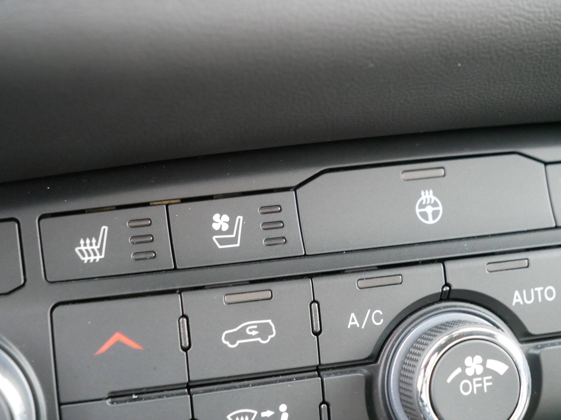 Used 2024 Dodge Durango R/T image 32